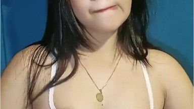 Kiara Udah Berani Lepas Baju Remas Susu ID 64468202 Mango