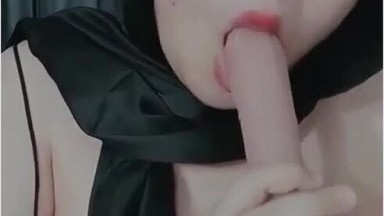Bokep Indo Miss Fatty Jilbab Binal Nyepong Dildo
