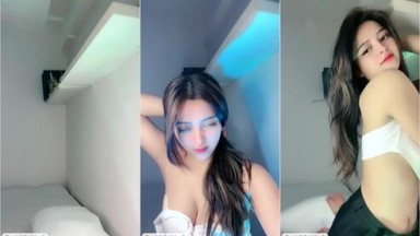 Kompilasi Aksi Nakal Hella Cantik Remas Buah Dada 139958