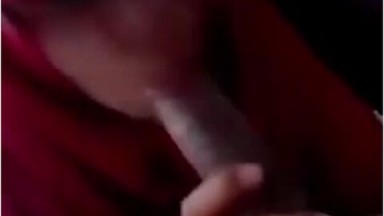 Bokep Indo Tante Jilbab Merah Berkacamata Sepong Kontol