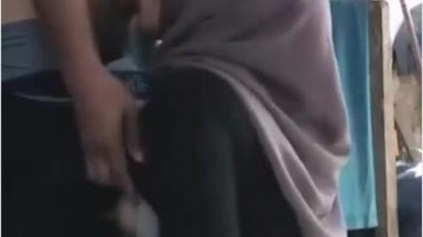 Bokep Indo Viral Hijab Toge Disiang Hari Bolong