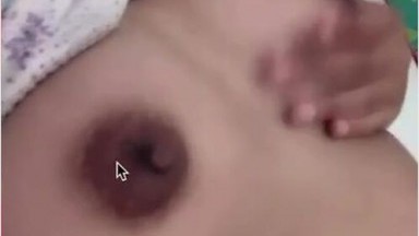Bokep Jilbab - Nana Sari Pamerin Uting Santuy Ukhti Jilbab di Livu