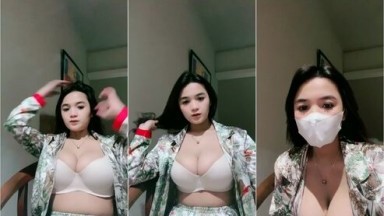Pesona Toket Gede Si Cantik Momo Id 46338783 Mango 148124