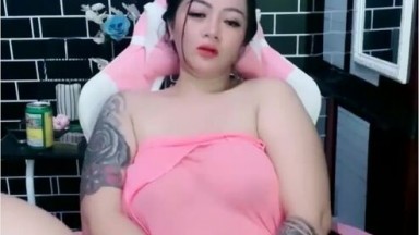 Bokep Indo Tante Berby Gesek Tipis Dildo Memek