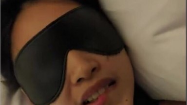 Bokep Lokal Ajak Istriku Main BDSM Pengen di Masukin