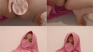 Bokep Jilbab Tudung Indonesia Playing With Huge Toy - Bokeplah