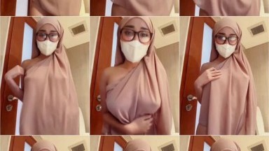 Bokep Safira Mahasiswi Jilbab Cantik Pamer Onderdil 2 - Bokeplah