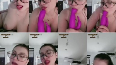 Gadis Sange Lagi Asik Live Masturbasi Sampai Muncrat 05 - Bokep New