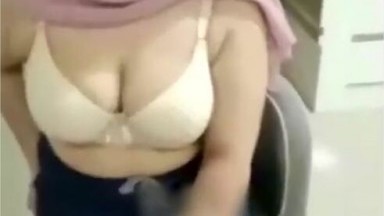 Bokep Indo Cewe Hijab Isep Batang Om-om Viral - Bokep Indonesia